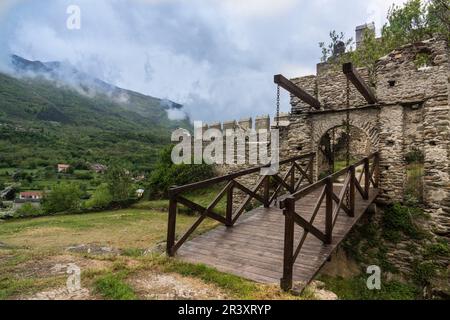 castillo San Giorgio de Susa, valle de Susa, Piamonte, Italia, Europa. Stock Photo