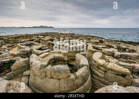 Necrópolis de Son Real , conjunto de construcciones funerarias , término municipal de Santa Margalida, Mallorca, balearic islands, spain, europe. Stock Photo