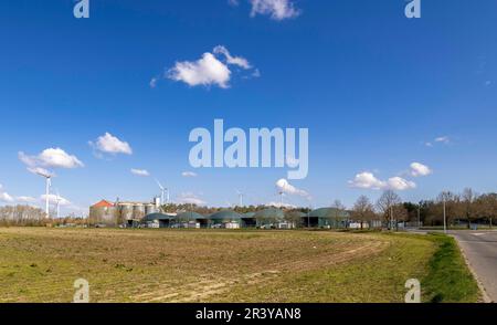 Meyenburg, Deutschland. 19th Apr, 2023. Biogas plant and wind turbines in Brandenburg || Model release available Credit: dpa/Alamy Live News Stock Photo