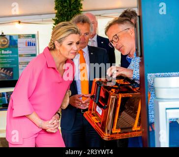 Nijmegen, Niederlande. 25th May, 2023. Queen Maxima of The Netherlands at the NXP Semiconductors in Nijmegen, on May 25, 2023, for a visit, NXP Semiconductors emerged from Philips in 2006 and has since grown into a chipmaker with a turnover of more than ? 12 billion and more than 34,000 employees, The company is the winner of the Koning Willem I Award Credit: Albert Nieboer/Netherlands OUT/Point De Vue OUT/dpa/Alamy Live News Stock Photo