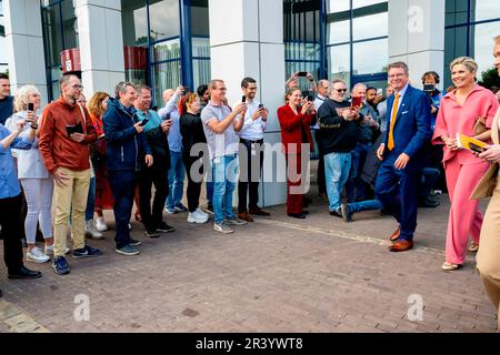 Nijmegen, Niederlande. 25th May, 2023. Queen Maxima of The Netherlands at the NXP Semiconductors in Nijmegen, on May 25, 2023, for a visit, NXP Semiconductors emerged from Philips in 2006 and has since grown into a chipmaker with a turnover of more than ? 12 billion and more than 34,000 employees, The company is the winner of the Koning Willem I Award Credit: Albert Nieboer/Netherlands OUT/Point De Vue OUT/dpa/Alamy Live News Stock Photo