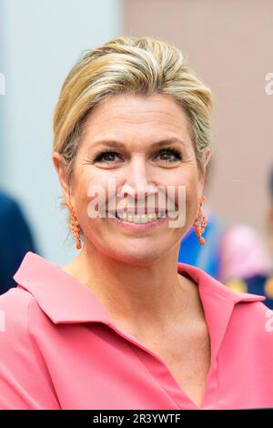 Nijmegen, Niederlande. 25th May, 2023. Queen Maxima of The Netherlands leaves at the NXP Semiconductors in Nijmegen, on May 25, 2023, after a visit, NXP Semiconductors emerged from Philips in 2006 and has since grown into a chipmaker with a turnover of more than ? 12 billion and more than 34,000 employees, The company is the winner of the Koning Willem I Award Credit: Albert Nieboer/Netherlands OUT/Point De Vue OUT/dpa/Alamy Live News Stock Photo