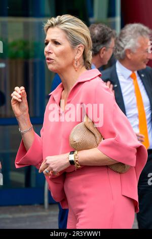 Nijmegen, Niederlande. 25th May, 2023. Queen Maxima of The Netherlands leaves at the NXP Semiconductors in Nijmegen, on May 25, 2023, after a visit, NXP Semiconductors emerged from Philips in 2006 and has since grown into a chipmaker with a turnover of more than ? 12 billion and more than 34,000 employees, The company is the winner of the Koning Willem I Award Credit: Albert Nieboer/Netherlands OUT/Point De Vue OUT/dpa/Alamy Live News Stock Photo