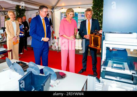 Nijmegen, Niederlande. 25th May, 2023. Queen Maxima of The Netherlands at the NXP Semiconductors in Nijmegen, on May 25, 2023, for a visit, NXP Semiconductors emerged from Philips in 2006 and has since grown into a chipmaker with a turnover of more than ? 12 billion and more than 34,000 employees, The company is the winner of the Koning Willem I Award Credit: Albert Nieboer/Netherlands OUT/Point De Vue OUT/dpa/Alamy Live News Stock Photo