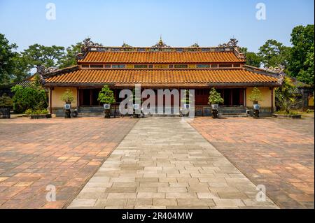 Sung An temple in the complex of the tomb of Minh Mang, the second emperor of the Nguyen Dynasty, on mount Cam Ke (Hieu) outside Hue, Vietnam. Stock Photo