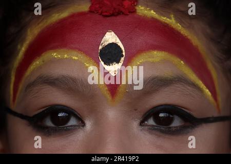 Kathmandu, Nepal. 25th May, 2023. The 'Living Goddess Kumari' observes Bhoto Jatra during Rato Machhindranath Chariot Festival in Lalitpur district, Kathmandu. (Credit Image: © Aryan Dhimal/ZUMA Press Wire) EDITORIAL USAGE ONLY! Not for Commercial USAGE! Stock Photo