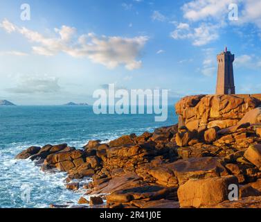 Ploumanach lighthouse (Perros-Guirec, Brittany, France) Stock Photo