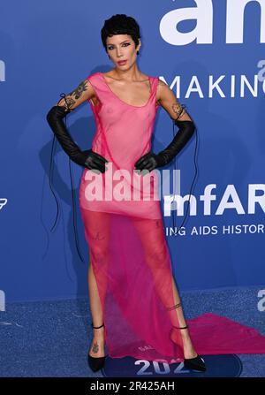 Antibes, France. 26th May, 2023. Cannes, France. May 25th, 2023. Halsey arriving at the 29th annual amfAR Gala Cannes part of the 76th Cannes Film Festival, Hotel du Cap, Eden Roc. Credit: Doug Peters/Alamy Live News Stock Photo