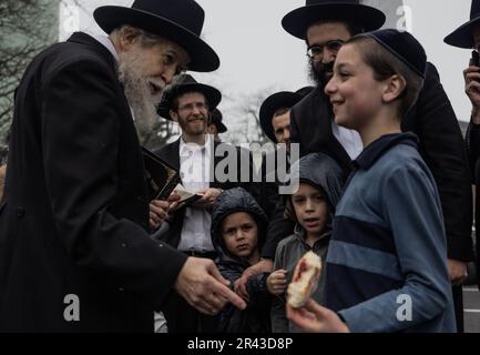 Transseksuallar sperma fotosuratlarini silkitib tashlashadi Siz xijolat bolishingiz mumkin bolgan odamlarning rasmlari