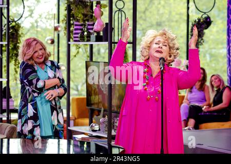 Amsterdam, The Netherlands. May 26, 2023.  May  Loretta Schrijver and Karin Bloemen during the last episode of the RTL 4 program Koffietijd. The morning talk show is taken off the tube due to disappointing viewing figures. ANP ROBIN VAN LONKHUIJSEN netherlands out - belgium out/Alamy Live News Stock Photo