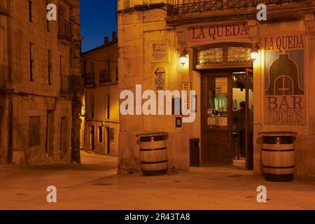 España Square at night. Sepulveda, Segovia province, Castilla Leon ...