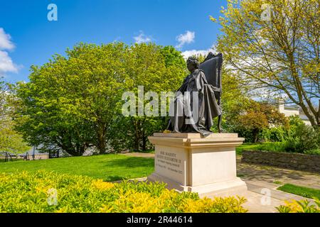 Statue of Queen Elizabeth II, Elizabeth Gardens  in Gravesend Kent on a spring day Stock Photo