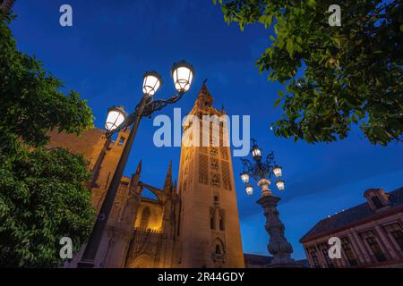 La Giralda at night - Seville Cathedral Tower - Seville, Andalusia, Spain Stock Photo