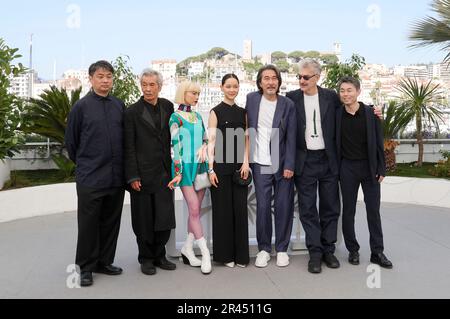 Takuma Takasaki, Min Tanaka, Aoi Yamada, Arisa Nakano, Koji Yakusho, Wim Wenders und Koji Yanai beim Photocall zum Kinofilm 'Perfect Days' auf dem Festival de Cannes 2023 / 76. Internationale Filmfestspiele von Cannes am Palais des Festivals. Cannes, 26.05.2023 Stock Photo