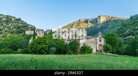 Small hamlet in the center of the circus of Navacelles, in Hérault, Occitanie, France Stock Photo