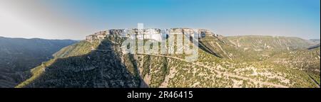 Mountains and plateaus surrounding the Cirque de Navacelles, in Hérault, Occitanie, France Stock Photo