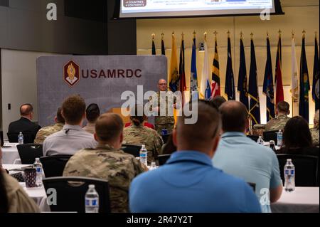 USAMRDC: Commanding General