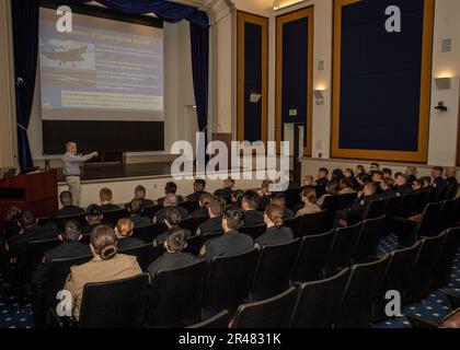 Comnavairfor San Diego Students Train With Navy SEALs 140510 Stock Photo - Alamy