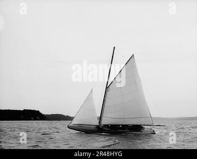 Seawanhaka, trial races, Oyster Bay, 1898 July 12, c1898 July 1. Seawanhaka may be yacht or reference to Seawanhaka Corinthian Yacht Club. Stock Photo