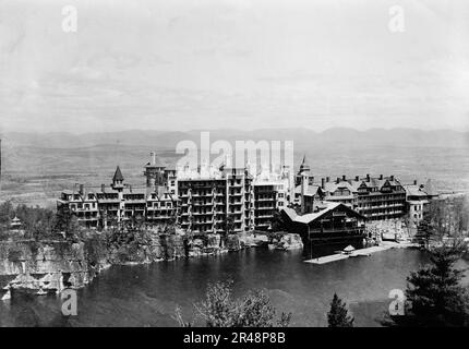 Lake Mohonk House, Lake Mohonk, N.Y., between 1905 and 1915. Stock Photo