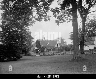 The Old barn at Mt. Vernon, c.between 1910 and 1920. Stock Photo