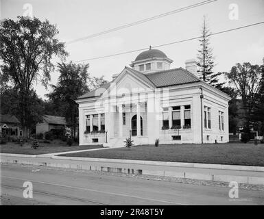 The Lee Library, Lee, Massachusetts Stock Photo - Alamy