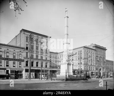 Albion Hotel and Confederate Monument, Augusta, Ga., between 1900 and 1910. Stock Photo