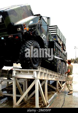 US Navy Vehicles and equipment assigned to Amphibious Construction ...