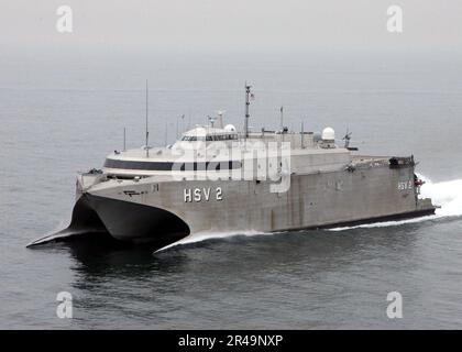 US Navy High Speed Vessel Two (HSV-2) Swift glides through the waters of the Atlantic Ocean Stock Photo