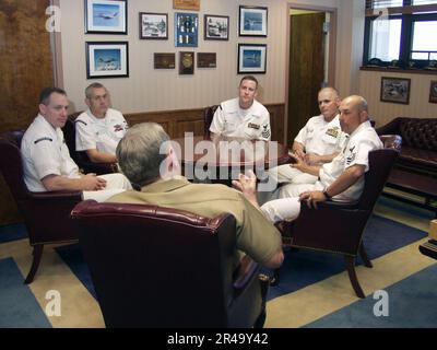 US Navy Rear Adm. Daniel L. Kloeppel, Deputy Commander, Naval Reserve Forces Command (foreground) speaks with Navy Reserve Force 2004 Sailor of the Year finalists Stock Photo