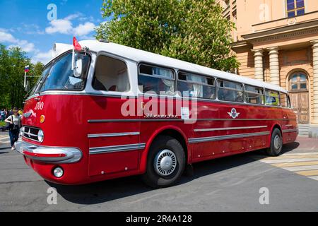 SAINT PETERSBURG, RUSSIA - MAY 20, 2023: Hungarian vintage bus Ikarus 55.14 Lux close-up on a sunny day. International Transport Festival T Stock Photo