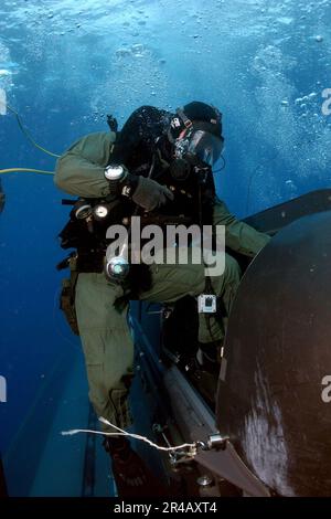 Seal delivery team sdv 2 hi-res stock photography and images - Alamy