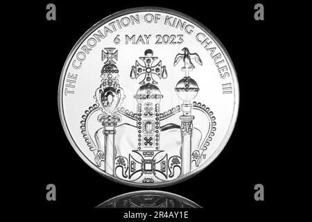 Reverse side of a 2023 £5 coin to commemorate the Coronation of King Charles III at Westminster Abbey on 6th May 2023 Stock Photo