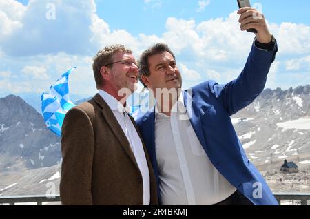 Politics, Member of the Bundestag, Markus Soeder, Party colleague, Selfie, Bavaria, Zugspitze Stock Photo