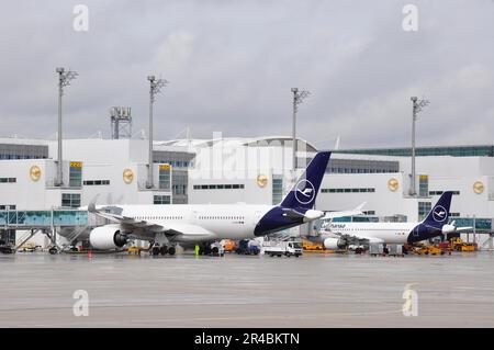 Aviation, Airport, Munich, Apron, Gates, Aircraft, Operations Stock Photo