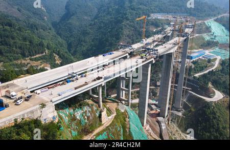 BIJIE, CHINA - MAY 27, 2023 - Aerial photo shows the closing of Qingchi Bridge in Jinsha County, Bijie City, Guizhou province, China, May 27, 2023. Th Stock Photo