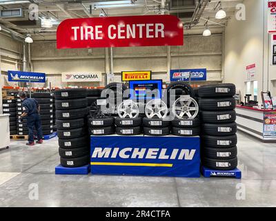 Costco tire center hi res stock photography and images Alamy