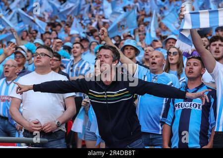 Coventry fans singing the national anthem ahead of the Sky Bet Championship Play-Off Final match Coventry City vs Luton Town at Wembley Stadium, London, United Kingdom, 27th May 2023  (Photo by Gareth Evans/News Images) Stock Photo