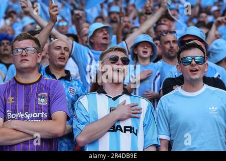 Coventry fans singing the national anthem ahead of the Sky Bet Championship Play-Off Final match Coventry City vs Luton Town at Wembley Stadium, London, United Kingdom, 27th May 2023  (Photo by Gareth Evans/News Images) Stock Photo