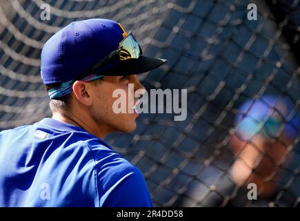 Chicago White Sox third baseman Yoan Moncada throws to first during a  baseball game against the Texas Rangers, Thursday, Aug. 4, 2022, in  Arlington, Texas. (AP Photo/Tony Gutierrez Stock Photo - Alamy