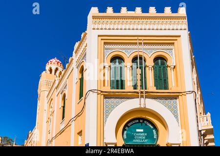 The Central Mosque, or aljama mosque, is the largest in the Spanish city of Melilla. Located in the Modernista Ensanche, it is part of the Historic-Ar Stock Photo