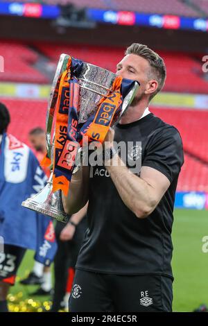 London, UK. 24th May, 2023. Luton Town Manager Rob Edwards kisses the trophy after the Sky Bet Championship Play-Off Final match Coventry City vs Luton Town at Wembley Stadium, London, United Kingdom, 27th May 2023 (Photo by Gareth Evans/News Images) in London, United Kingdom on 5/24/2023. (Photo by Gareth Evans/News Images/Sipa USA) Credit: Sipa USA/Alamy Live News Stock Photo