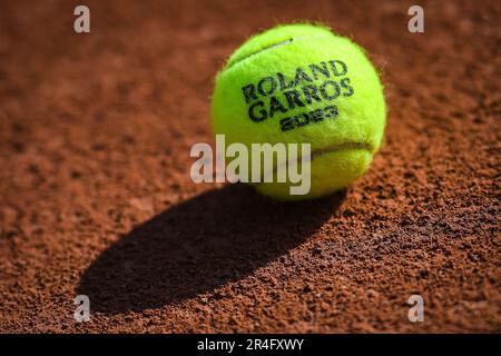 Paris, France. 26th May, 2023. Illustration of the official ball during Roland-Garros 2023, Grand Slam tennis tournament, Previews on May 26, 2023 at Roland-Garros stadium in Paris, France - Photo Matthieu Mirville/DPPI Credit: DPPI Media/Alamy Live News Stock Photo