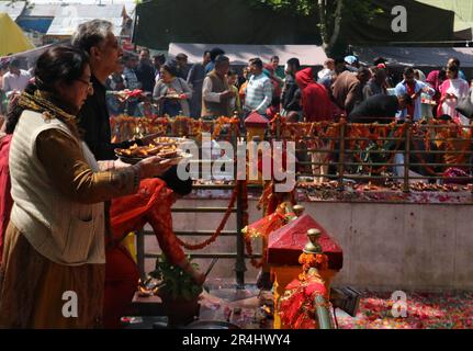 Srinagar, India. 28th May, 2023. May 28, 2023, Srinagar Kashmir, India : Kashmiri Pandit (Hindu) devotees pray during a religious festival at Kheer Bhawani temple at Tullamulla Ganderbal, some 28 kilometers northeast of Srinagar. Hundreds of devotees attended the prayers in the temple that is dedicated to the Hindu goddess Kheer Bhawani. on May 28, 2023 in Srinagar Kashmir, India.(Photo By Firdous Nazir/Eyepix Group) Credit: Eyepix Group/Alamy Live News Stock Photo