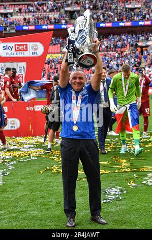 Carlisle United Manager Paul Simpson during the Sky Bet League 1 match ...