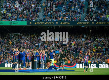 Barcelona, Spain. 28th May, 2023. Barcelona's Jordi Alba (1st R) bids farewell to his supporters after the Spanish La Liga football match between FC Barcelona and RCD Mallorca in Barcelona, Spain, May 28, 2023. Credit: Joan Gosa/Xinhua/Alamy Live News Stock Photo