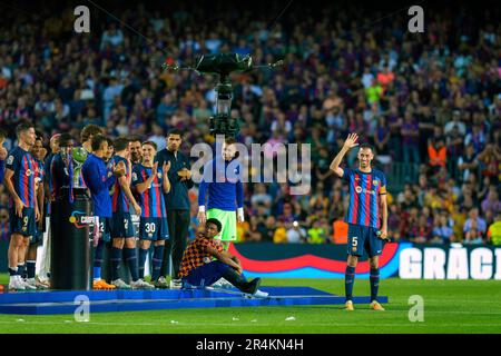 Barcelona, Spain. 28th May, 2023. Barcelona's Sergio Busquets (1st R) bids farewell to his supporters after the Spanish La Liga football match between FC Barcelona and RCD Mallorca in Barcelona, Spain, May 28, 2023. Credit: Joan Gosa/Xinhua/Alamy Live News Stock Photo