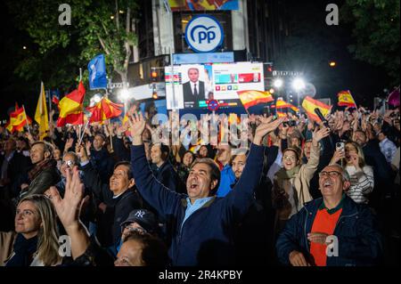 Madrid, Spain. 28th May, 2023. Supporters of Popular Party (PP) celebrate the victory of their party in the local and regional elections at the national headquarters in Madrid. Spaniards have been called to the polls today on an electoral day in which the Popular Party has obtained better results than in the previous elections. Credit: Marcos del Mazo/Alamy Live News Stock Photo