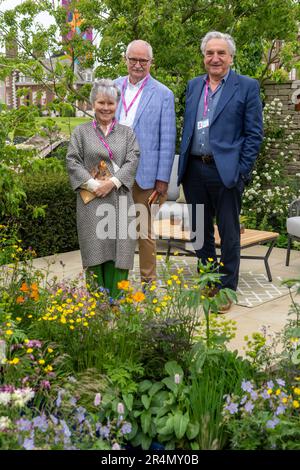 © Jeff Moore  Imelda Staunton ,Jim Broadbent & Jim Carter at The RSPCA Garden at RHS Chelsea Flower Show.  The RSPCA Garden is a stylish sanctuary for Stock Photo