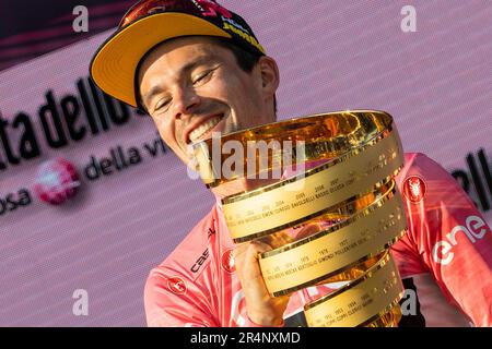 Rome, Italy. 28th May, 2023. Primo Rogli? of Slovenia, Team Jumbo-Visma - Pink Leader Jersey celebrates at podium with the Trofeo Senza Fine as final overall race winner during the 106th Giro d'Italia 2023. 106th Giro d'Italia 2023, Stage 21 a 126km stage from Rome to Rome/#UCIWT. Credit: SOPA Images Limited/Alamy Live News Stock Photo